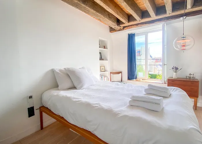 Penthouse With Terrasse And View On Eiffel Tower * Párizs